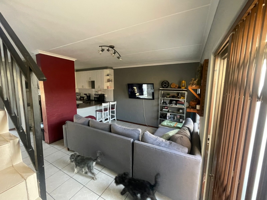 To Let 2 Bedroom Property for Rent in Parklands Western Cape
